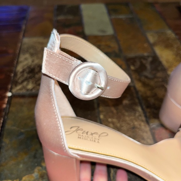 NWOT Jewel Badgley Mischka size 9 bejeweled heels - Picture 5 of 9